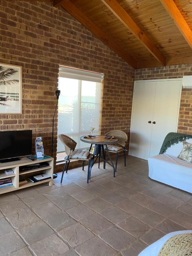 Nautilus Retreat Kalbarri B&B Exterior photo
